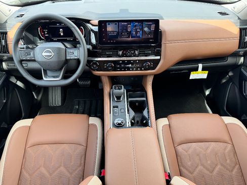 New 2026 Nissan Pathfinder Platinum AWD/4WD image 10