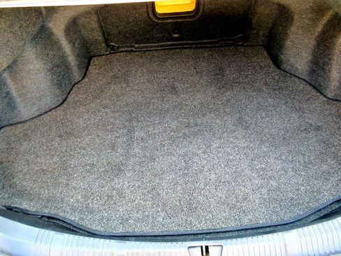 Used 2017 Toyota Avalon Limited image 36