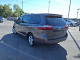 Used 2015 Toyota Sienna L image 3