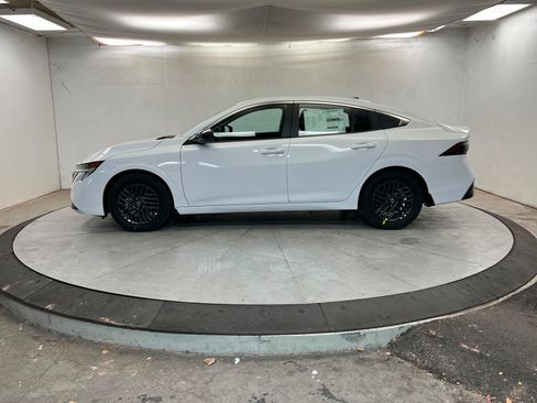 New 2026 Nissan Sentra SV image 2