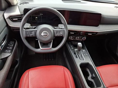 Used 2025 Nissan Kicks SV w/ Illumination Package AWD/4WD image 11