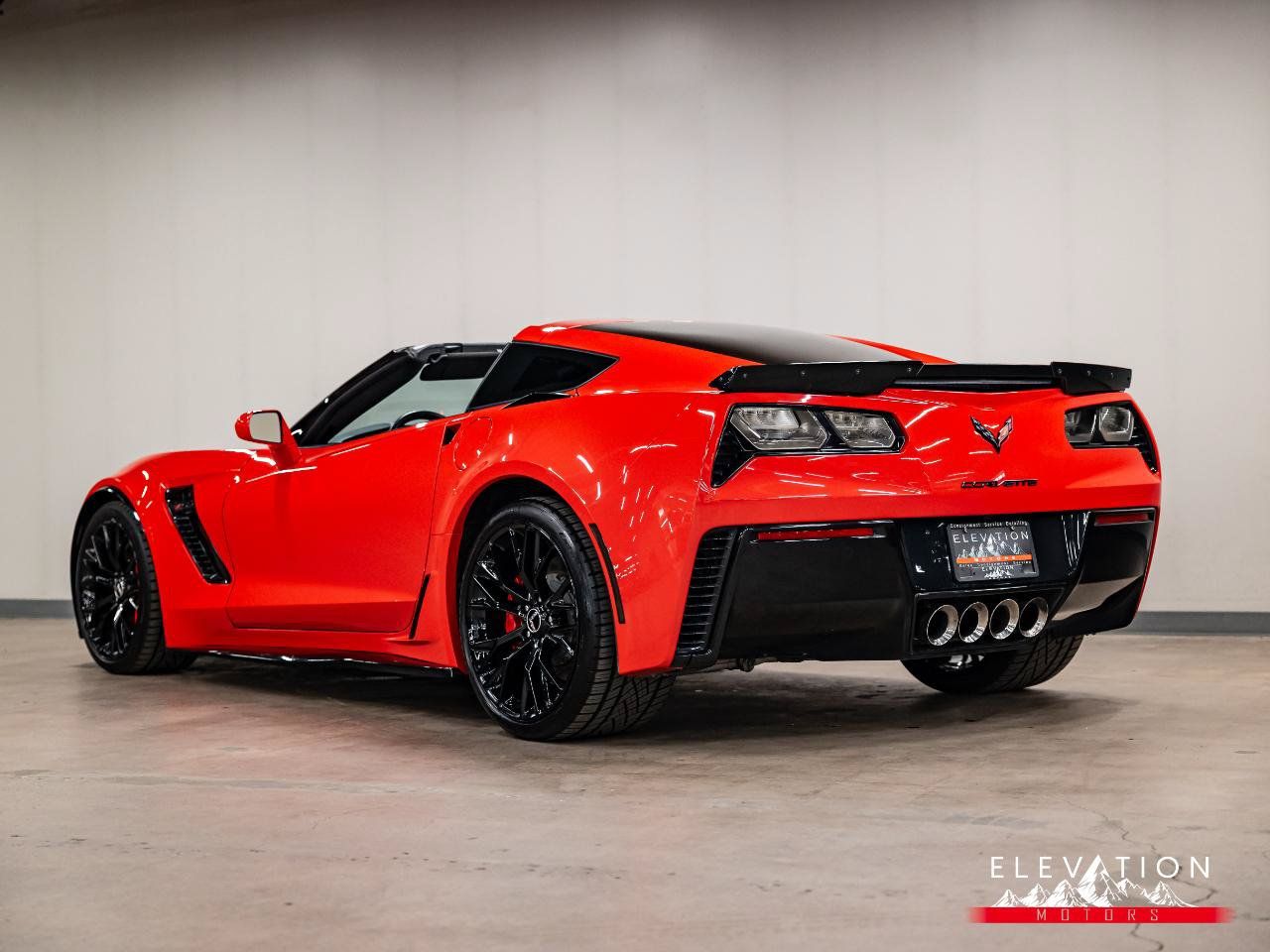 Used 2015 Chevrolet Corvette Z06 w/ 3LZ Preferred Equipment Group RWD image 31