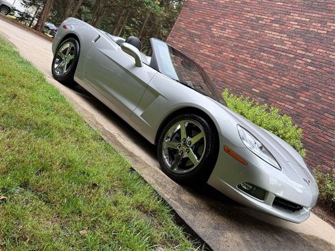 Used 2008 Chevrolet Corvette Convertible w/ Preferred Equipment Group RWD image 32