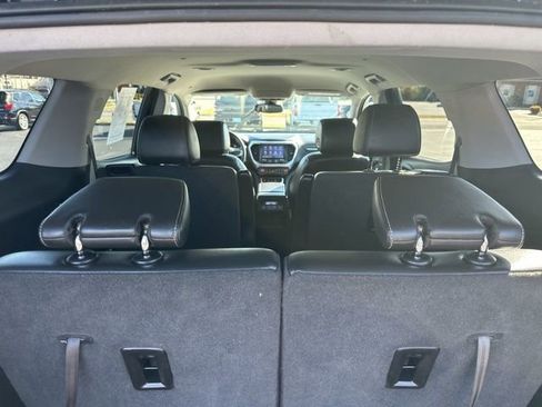 Used 2023 GMC Acadia SLT image 6