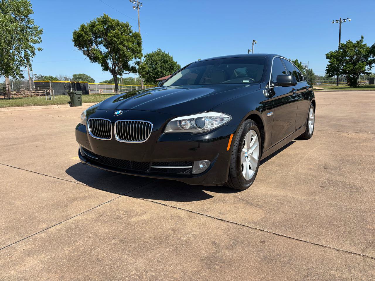 Used 2011 BMW 528i Sedan RWD image 3