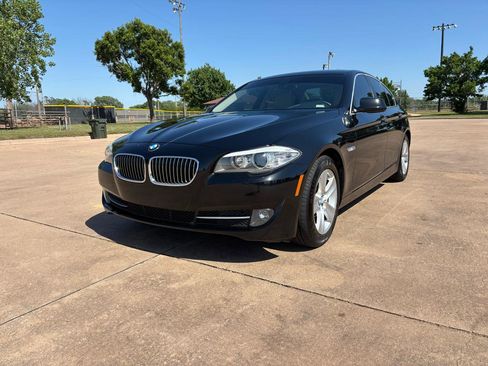 Used 2011 BMW 528i Sedan RWD image 3