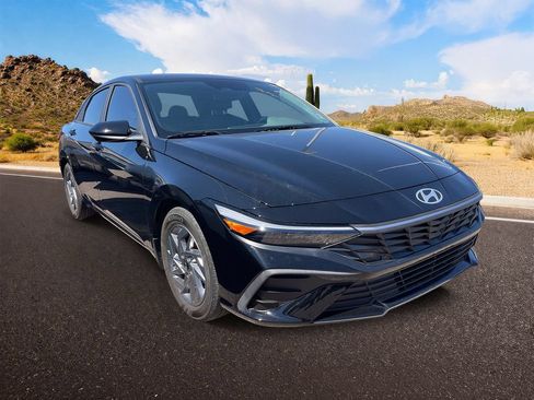 Used 2024 Hyundai Elantra SEL FWD image 1