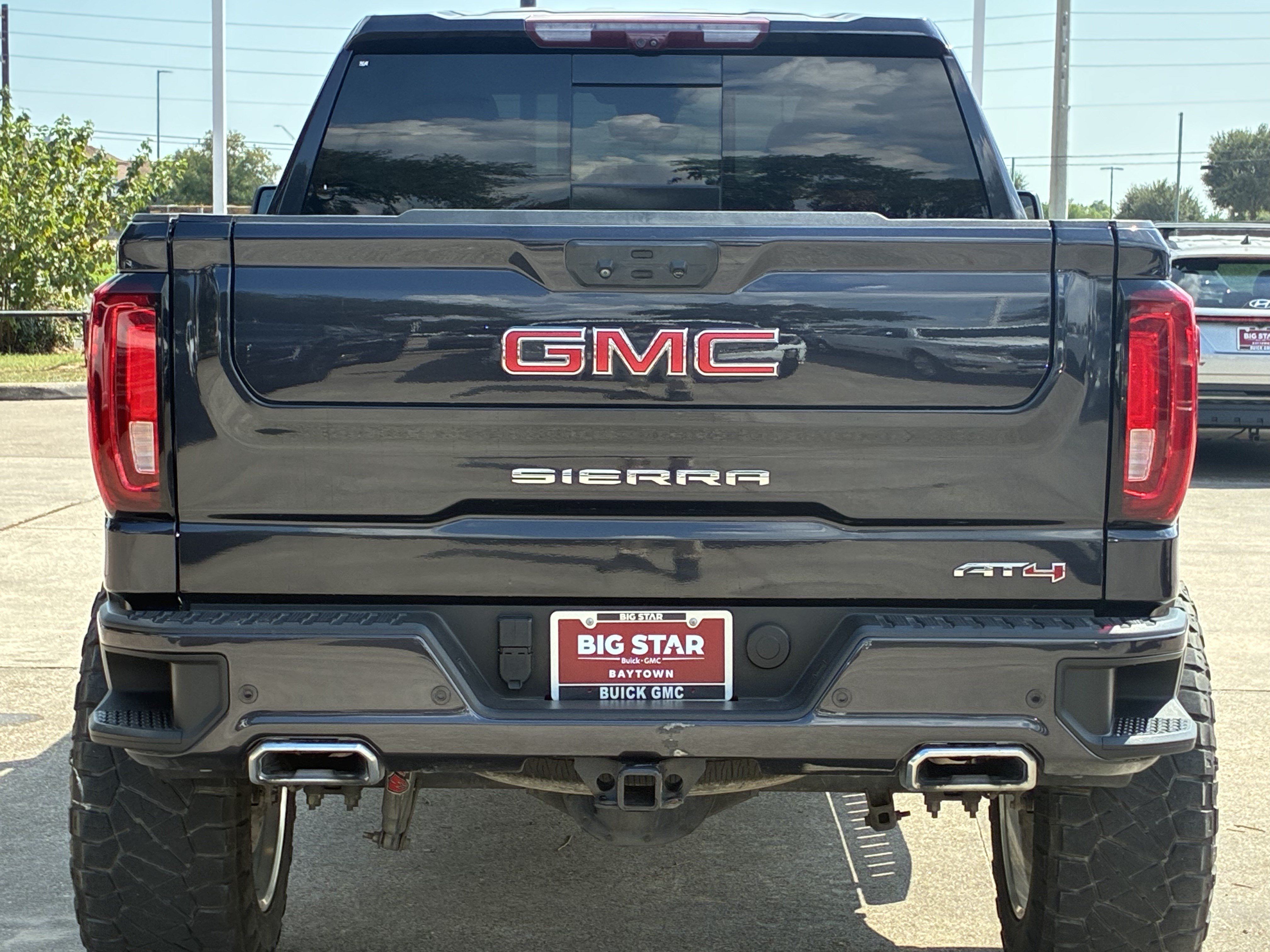 Used 2023 GMC Sierra 1500 AT4 w/ AT4 Premium Package AWD/4WD image 8