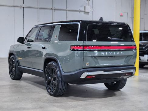 Used 2023 Rivian R1S Launch Edition image 8