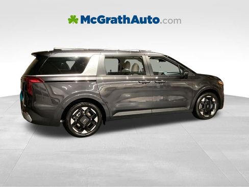 New 2026 Kia Carnival EX FWD image 4