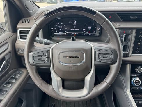 Used 2023 GMC Yukon XL Denali w/ Advanced Technology Package AWD/4WD image 13