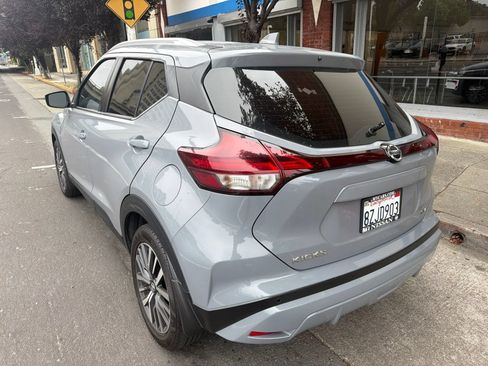 Used 2021 Nissan Kicks SV FWD image 6