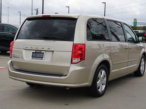 Used 2013 Dodge Grand Caravan SE image 6