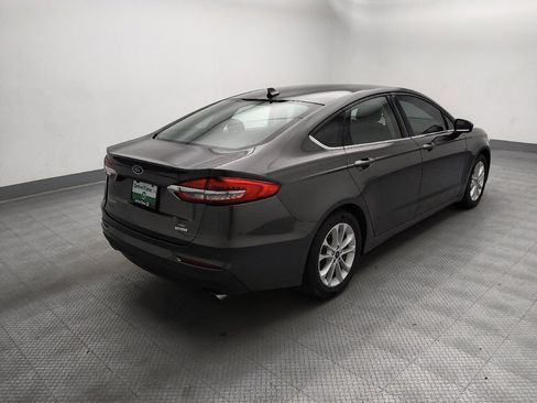 Used 2019 Ford Fusion SE FWD image 9