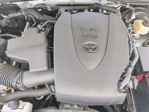 Used 2023 Toyota Tacoma SR5 w/ Technology Package AWD/4WD image 34