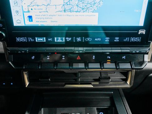 Used 2024 GMC Hummer EV 3X w/ Extreme Off-Road Package image 29