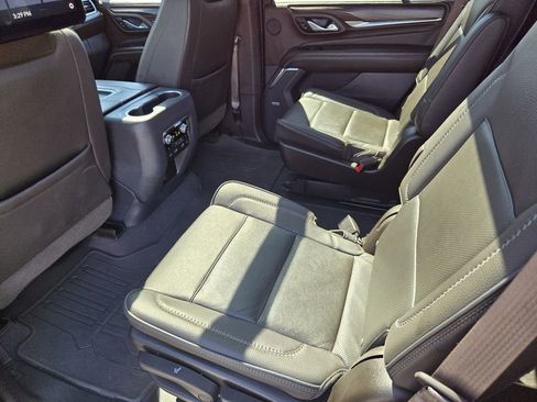 Used 2021 GMC Yukon Denali w/ LPO, Illumination Package AWD/4WD image 40
