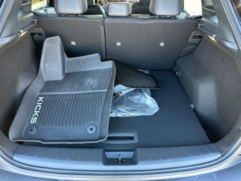 Used 2025 Nissan Kicks SR image 18