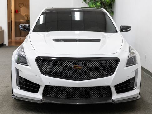 Used 2018 Cadillac CTS V w/ Carbon Fiber Package RWD image 12