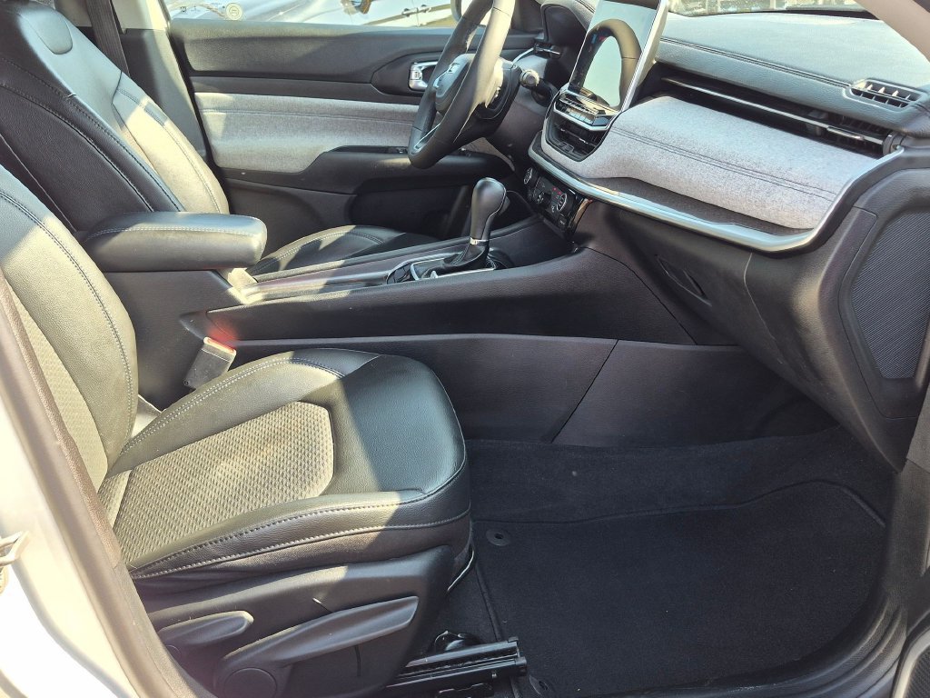 Used 2022 Jeep Compass Latitude AWD/4WD image 25