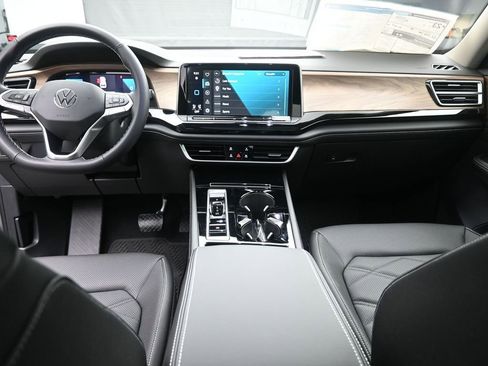New 2026 Volkswagen Atlas SE FWD image 9