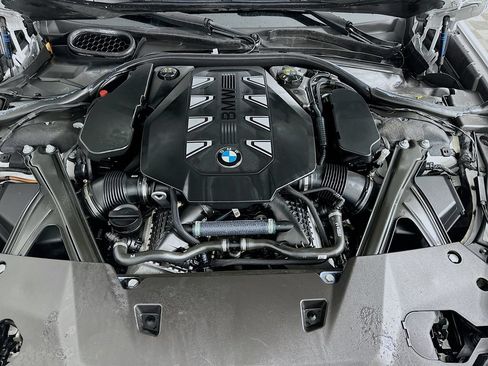 Certified 2024 BMW 760i xDrive w/ Executive Package AWD/4WD image 30