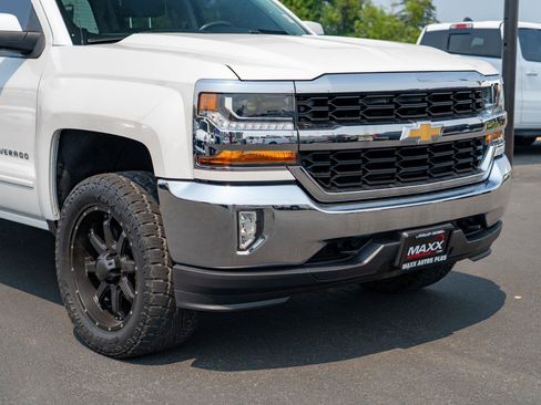 Used 2018 Chevrolet Silverado 1500 LT w/ LT Eassist Package AWD/4WD image 7