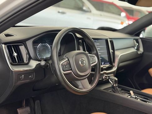 Used 2019 Volvo XC60 T6 Momentum w/ Premium Package AWD/4WD image 15