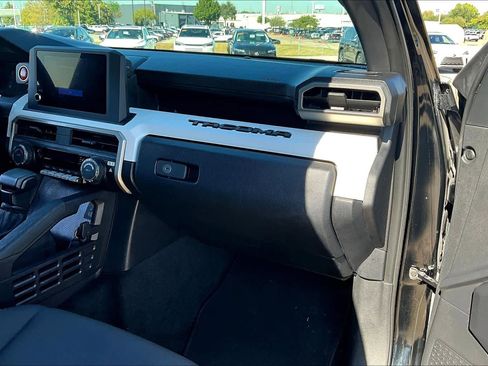 Used 2024 Toyota Tacoma TRD Off-Road image 17