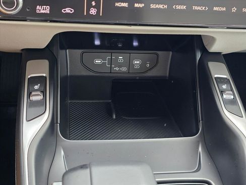 New 2026 Kia Sorento S AWD/4WD image 11