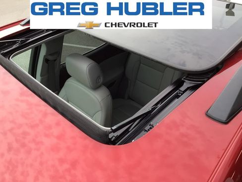 Used 2023 GMC Acadia SLT w/ Technology Package AWD/4WD image 2