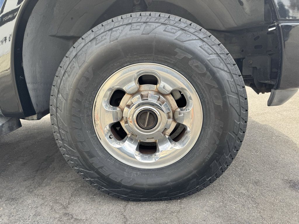 Used 2005 Ford Excursion Limited AWD/4WD image 11