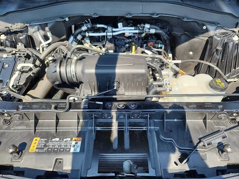 Certified 2022 Ford Explorer XLT w/ Equipment Group 202A image 28