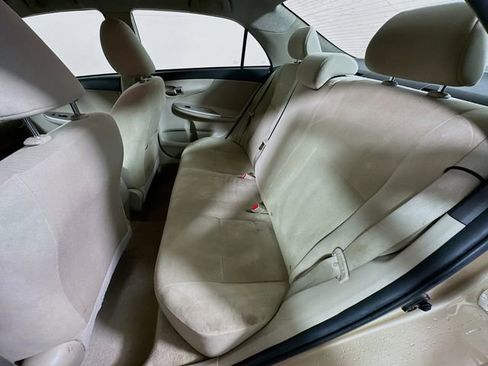 Used 2013 Toyota Corolla LE image 22