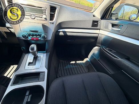 Used 2011 Subaru Outback 2.5i Premium image 23