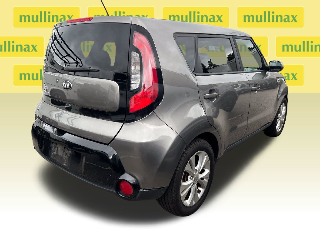 Used 2016 Kia Soul + FWD image 2