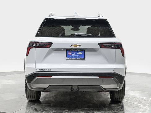 Used 2025 Chevrolet Equinox LT w/ Convenience Package II FWD image 5