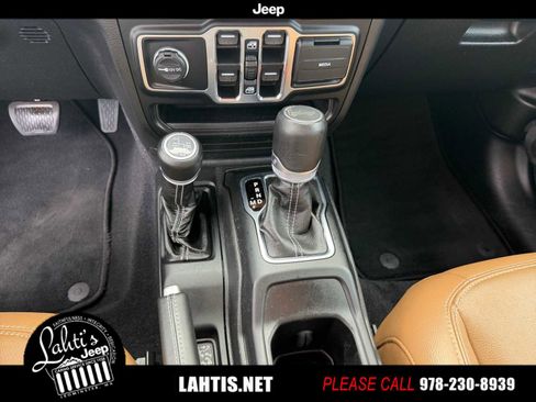 Certified 2022 Jeep Wrangler Unlimited Sahara w/ Cold Weather Group image 13