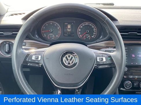 Used 2022 Volkswagen Passat 2.0T image 7