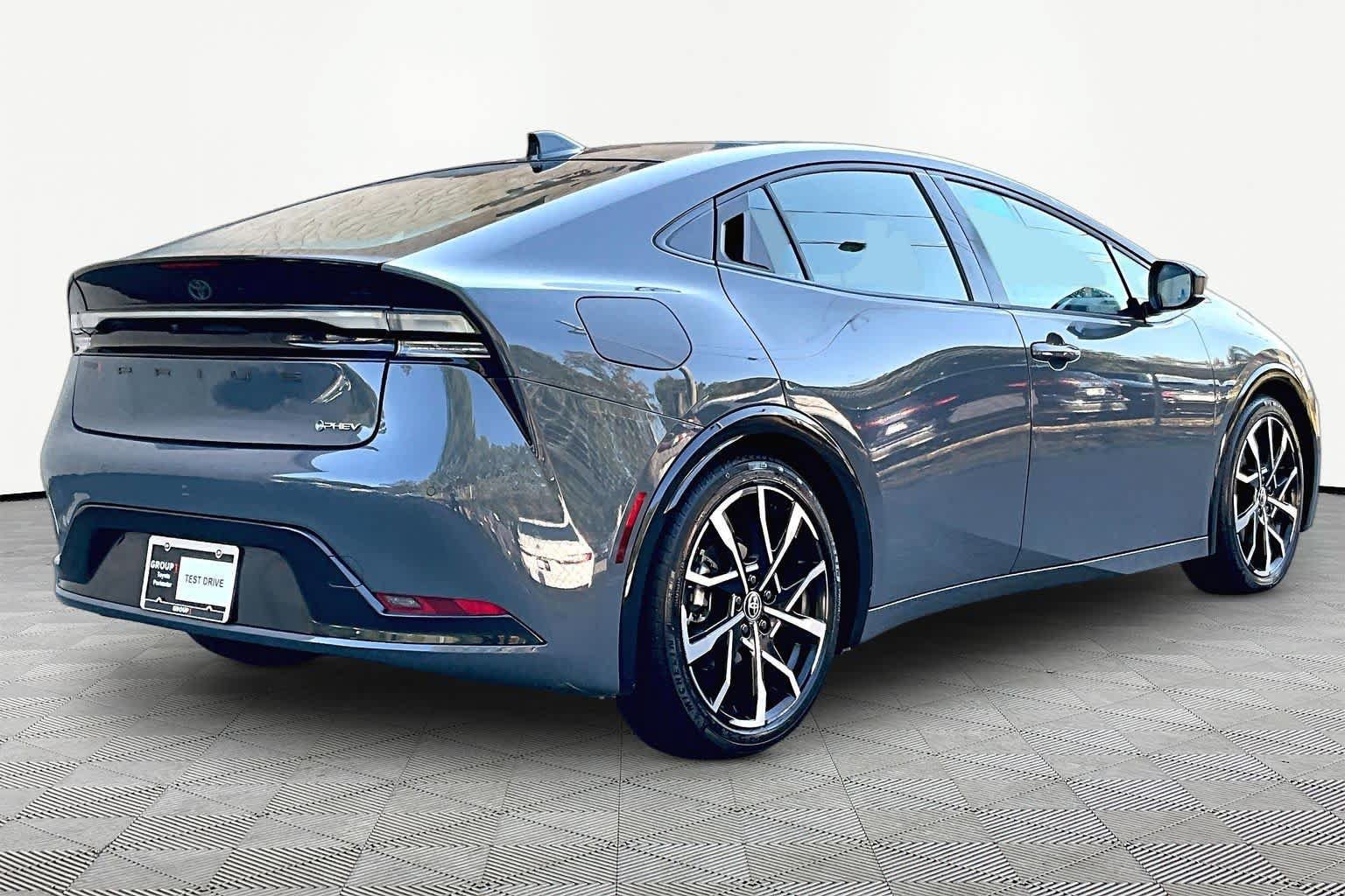 Used 2026 Toyota Prius Plug-In Hybrid FWD image 13