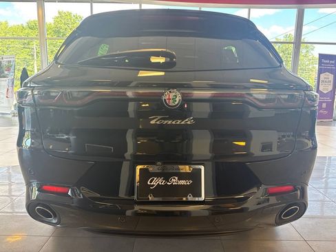 New 2025 Alfa Romeo Tonale AWD/4WD image 8