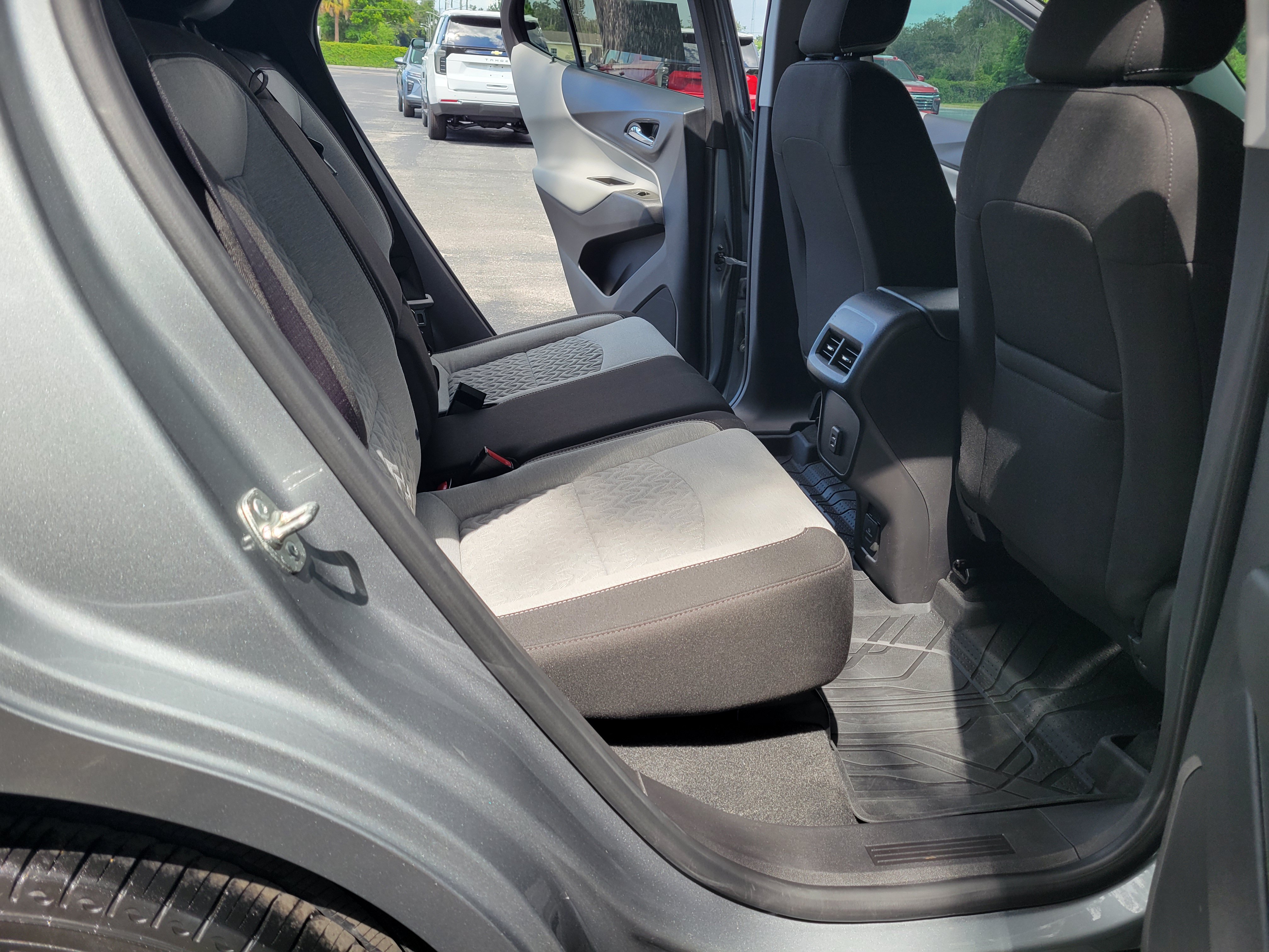 Used 2023 Chevrolet Equinox LT FWD image 31