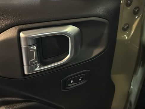 Used 2025 Jeep Wrangler Sport image 20