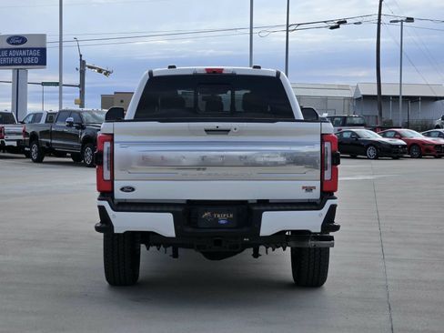 Used 2024 Ford F350 Platinum w/ FX4 Off-Road Package image 8