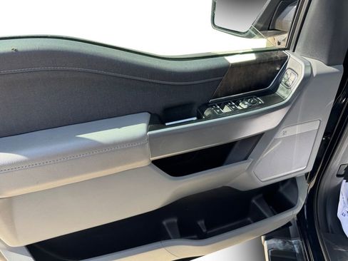 Used 2023 Ford F150 Lariat w/ Trailer Tow Package image 20