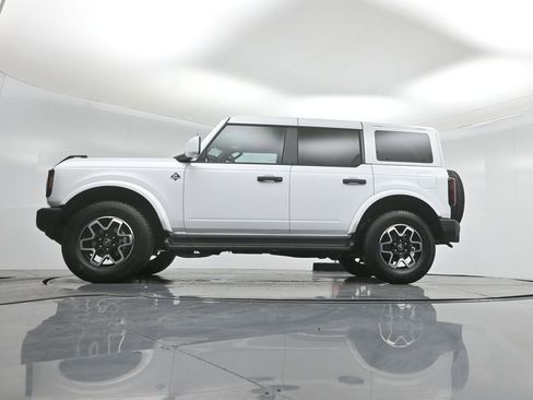 New 2026 Ford Bronco Outer Banks image 7