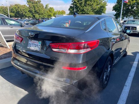 Used 2019 Kia Optima LX FWD image 2
