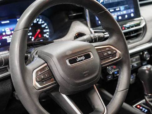 Used 2022 Jeep Compass Latitude FWD image 20