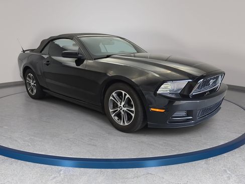 Used 2014 Ford Mustang Premium RWD image 3