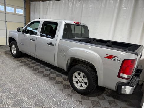 Used 2011 GMC Sierra 1500 SLE w/ Power Tech Package AWD/4WD image 4